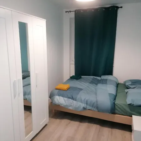Apartment Hadriel Host *