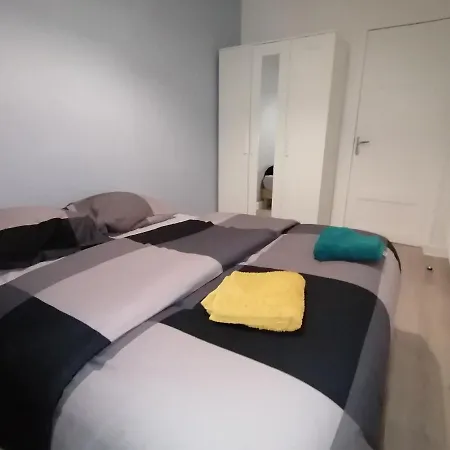 Apartment Hadriel Host *