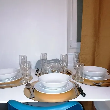 Hadriel Host דירה