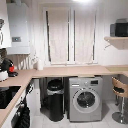 Hadriel Host Apartment